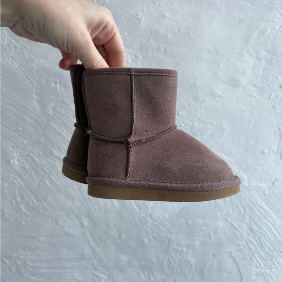 Size 5 toddler mauve ugg styled boots - Picture 4 of 7